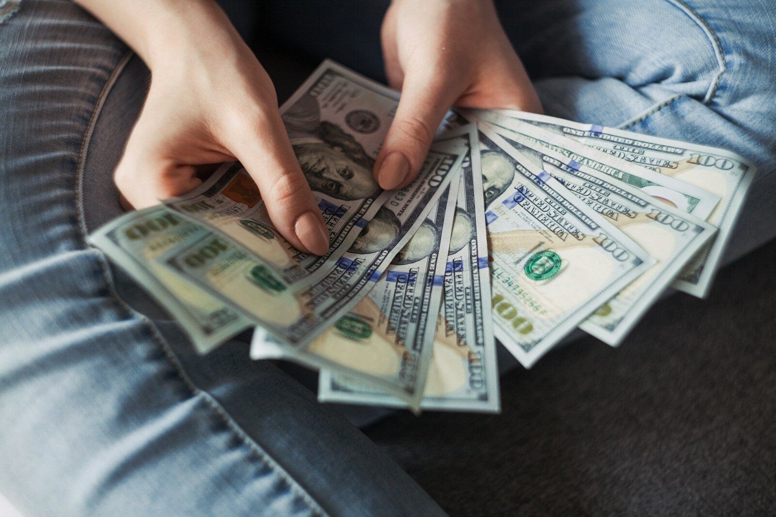 Why Insurance Companies Need Specialized Payroll Services